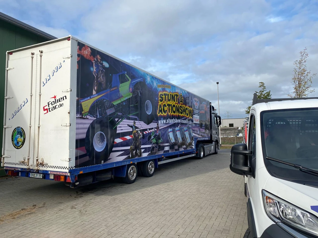 LKW-Sattelauflieger Großformat-Werbung