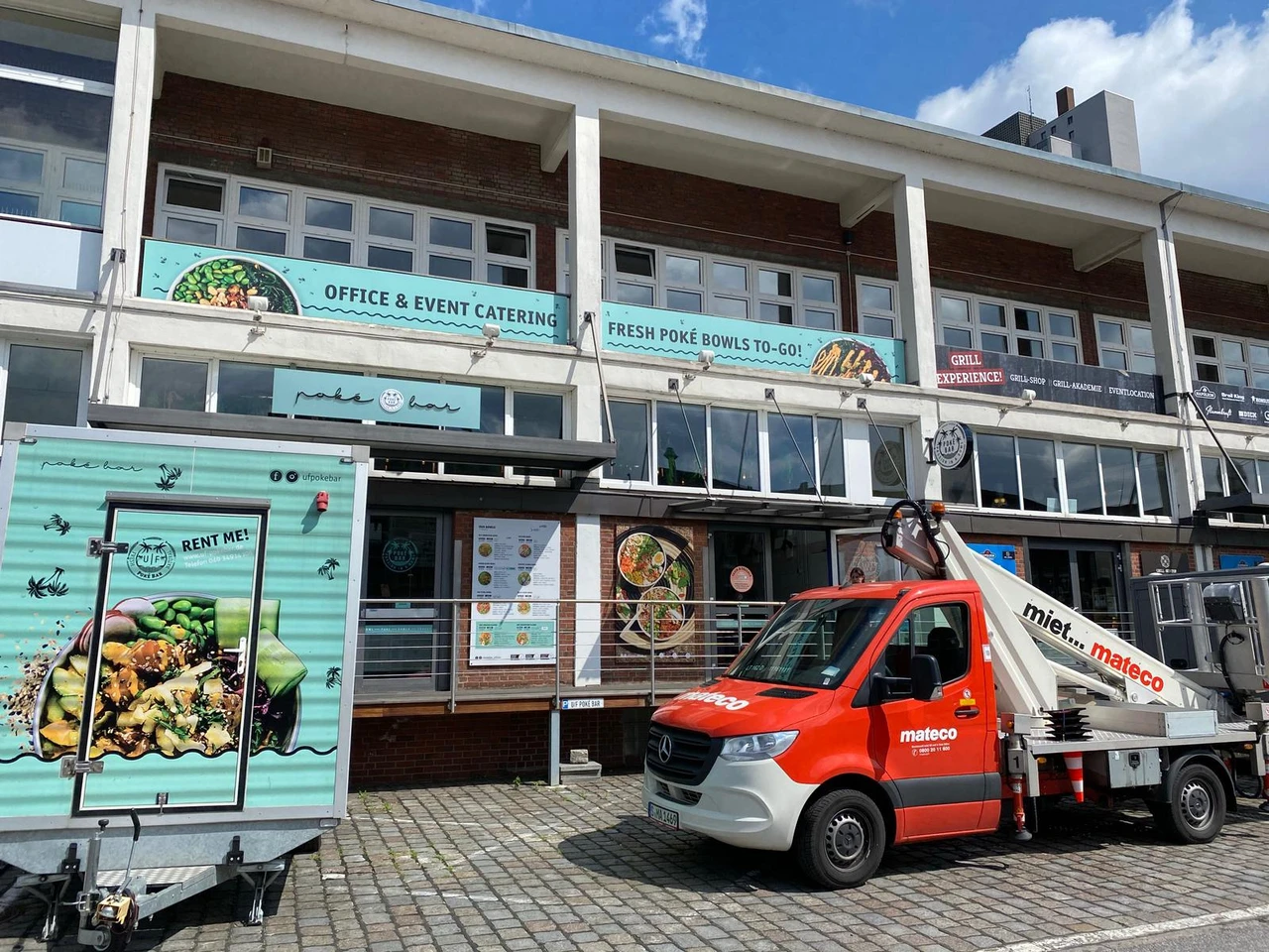 Poké Bar Hamburg Fassadenwerbung & Hubsteiger-Montage
